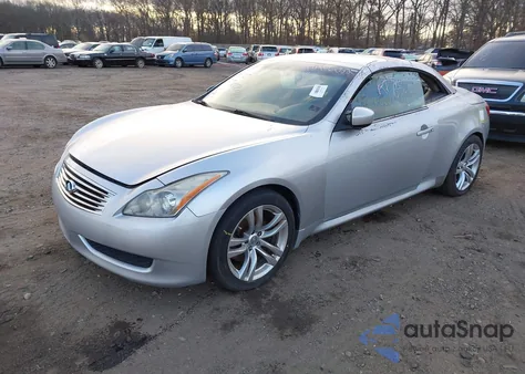 2010 Infiniti G37 z USA, uszkodzony, nr VIN JN1CV6FE3AM354192
